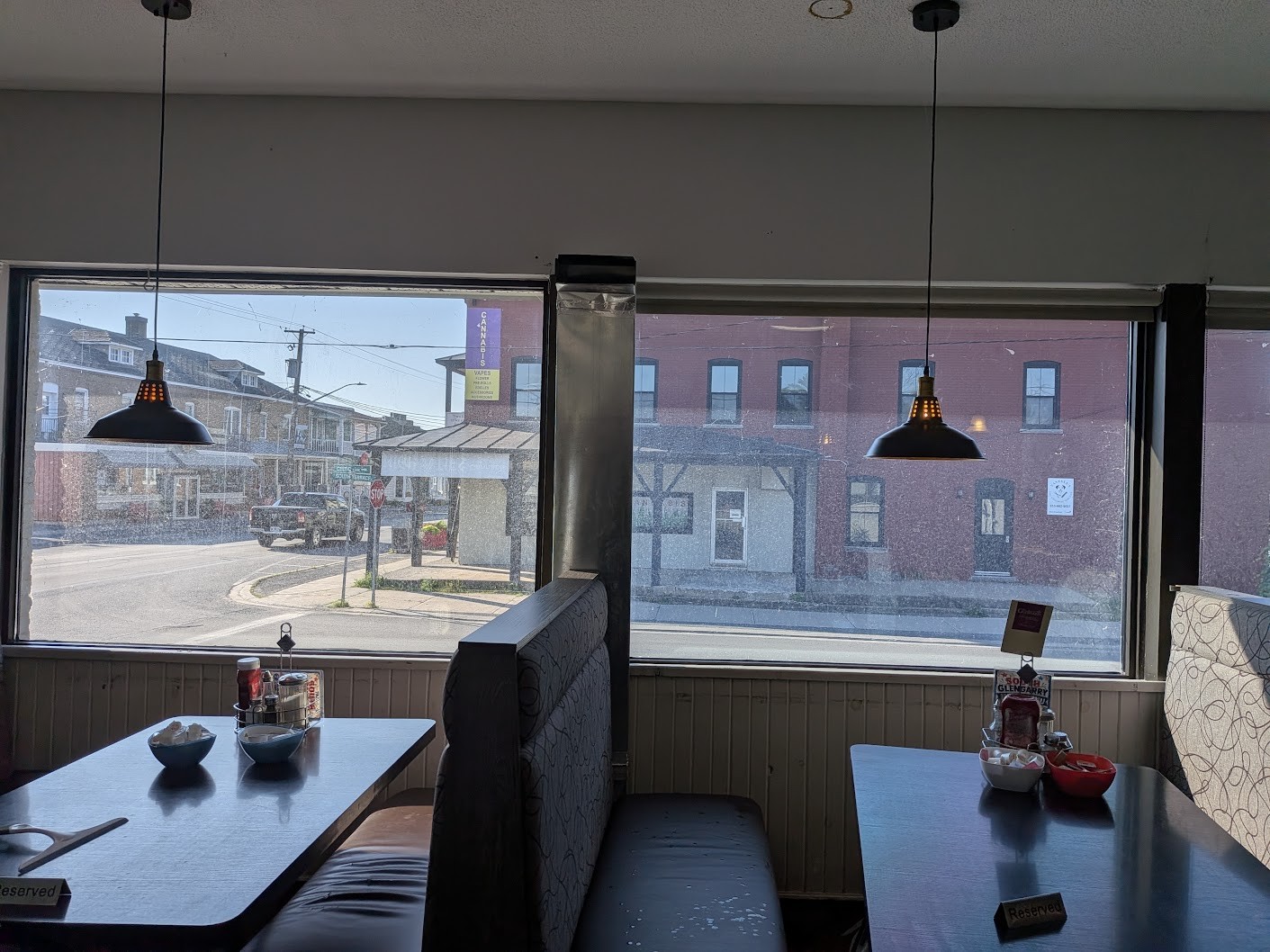 The South Glengarry Restaurant, vitrines protégées par la membrane Low-E
